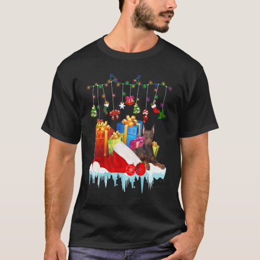 かわいいドーベルマン犬のサンタクロースの犬の家族のクリスマスの服 Tシャツ (正面)