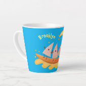 かわいいナチョスコーンチップスサーフィン漫画 カフェラテマグ (左アングル)