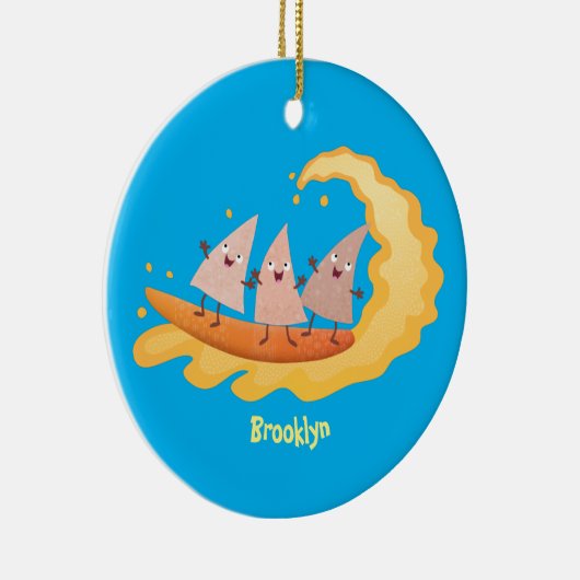 かわいいナチョスコーンチップスサーフィン漫画 セラミックオーナメント (右)