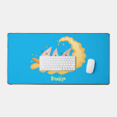 かわいいナチョスコーンチップスサーフィン漫画 デスクマット (キーボード&マウス)