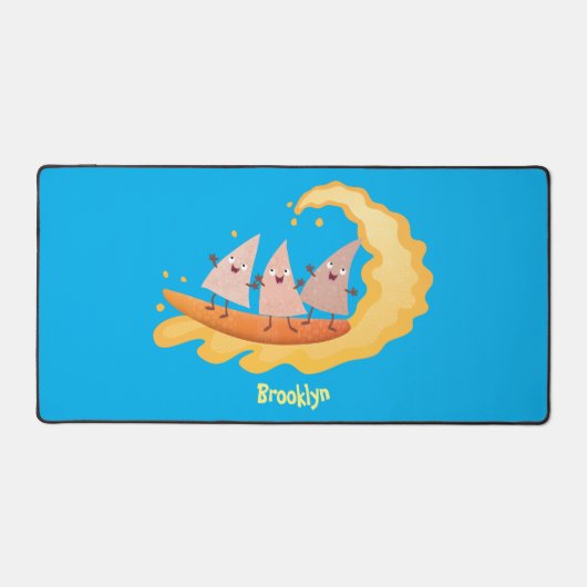 かわいいナチョスコーンチップスサーフィン漫画 デスクマット (正面)