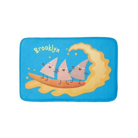 かわいいナチョスコーンチップスサーフィン漫画 バスマット (正面)