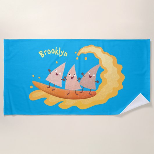 かわいいナチョスコーンチップスサーフィン漫画 ビーチタオル (正面)