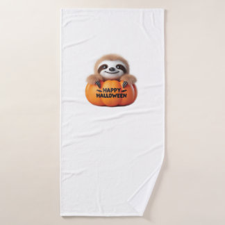 かわいいナマケモノがカボチャに座っている。Happy Hallowと表示 バスタオル