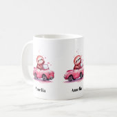 かわいいナマケモノのピンクのオープンカー運転 コーヒーマグカップ (正面左)