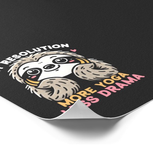 かわいいナマケモノのポスター – より多くのヨガレスドラマ ポスター (角)