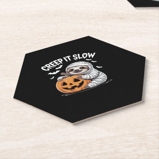 かわいいナマケモノ愛好家おかしなハロウィンカボチャEssentia ペーパーコースター (アングル)