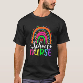 かわいいナースのデイスクールナースヒョウ虹バック Tシャツ