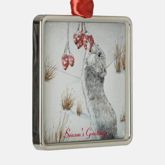 かわいいネズミと赤い果実の雪のシーン野生動物 メタルオーナメント (右)