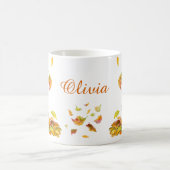 かわいいネズミと黄色いオレンジの葉落ちるの水 コーヒーマグカップ (中央)