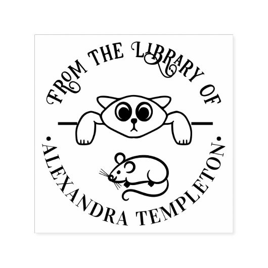かわいいネズミに見つめられる猫 ラウンドライブラリー 本の名前 セルフインキングスタンプ (デザイン)