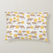 かわいいネズミの食べ齧歯動物のチーズパターン アクセントクッション (裏面)