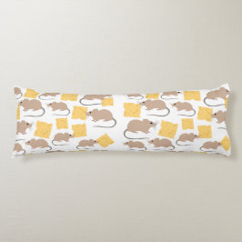 かわいいネズミの食べ齧歯動物のチーズパターン ボディピロー
