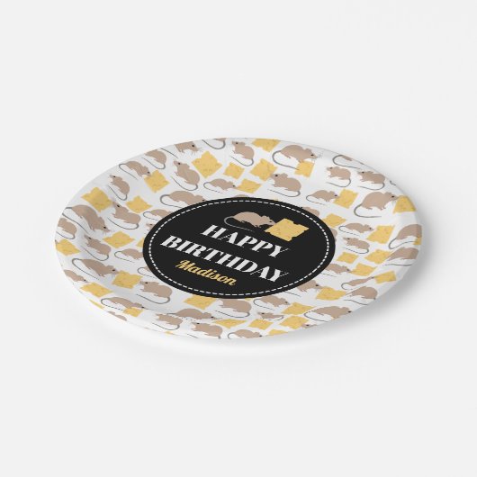 かわいいネズミの食べ齧歯動物のチーズ誕生日 ペーパープレート (アングル)