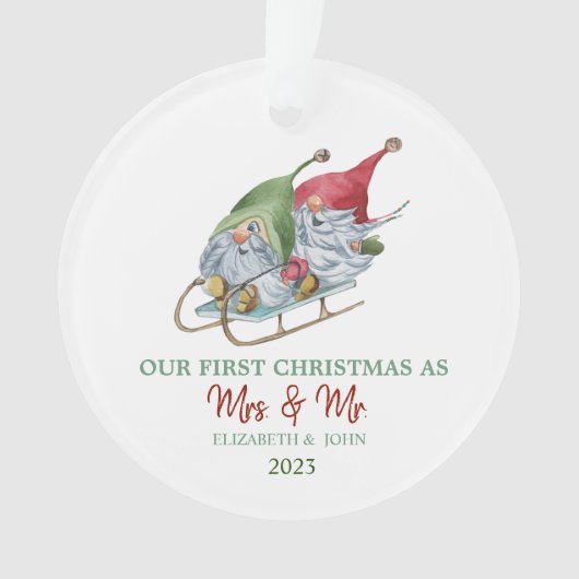 かわいいノームのそり 私たちの最初のクリスマス オーナメント (正面)