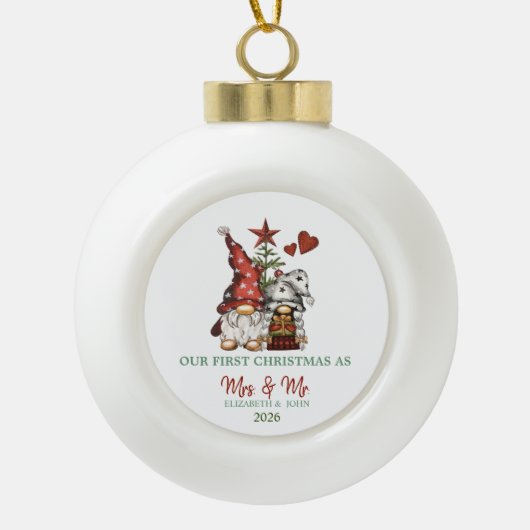 かわいいノームもみの木 私たちの初めてのクリスマス  セラミックボールオーナメント (正面)