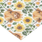 かわいいハイランド牛と黄色のひまわり花 テーブルクロス (アングル)