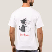 かわいいハグ猫とハート Tシャツ (裏面)