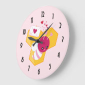 かわいいハチとピンクバレンタインハート ラージ壁時計 (傾斜)