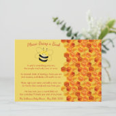 かわいいハチをテーマにした赤ちゃんシャワーで本を持ってくる 招待状 (スタンド正面)