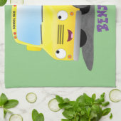 かわいいハッピーイエロースクールバスアニメ キッチンタオル (折り畳み)