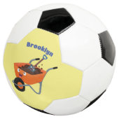 かわいいハッピーオレンジの手押し車のカートゥーンイラストレーション サッカーボール (3/4)