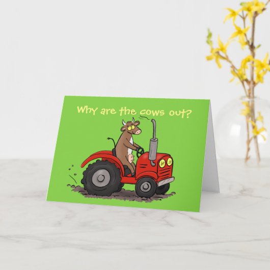 かわいいハッピーカウドライビングトラクターの漫画の誕生日 カード (黄色い花)