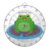 かわいいハッピーグリーンカエル漫画イラストレーション ダーツボード (正面)