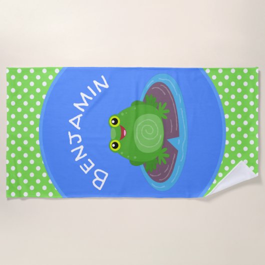 かわいいハッピーグリーンカエル漫画イラストレーション ビーチタオル (正面)