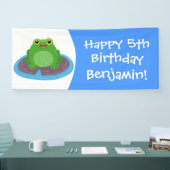 かわいいハッピーグリーンカエル漫画イラストレーション 横断幕 (トレードショー)