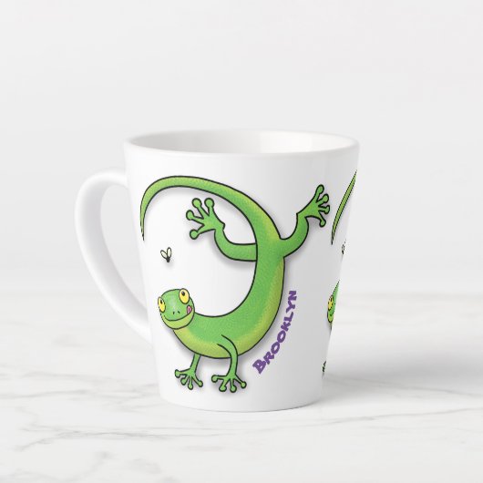 かわいいハッピーグリーンゲッコトカゲパーソナライズされた漫画 カフェラテマグ (左アングル)