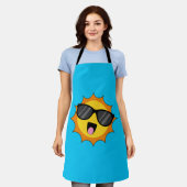 かわいいハッピーサンとサングラス エプロン (着用した状態)