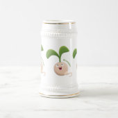 かわいいハッピーシードスプラウト漫画イラストレーション ビールジョッキ (中央)