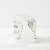 かわいいハッピーシープマンガイラストレーション フロストグラスマグカップ (中央)