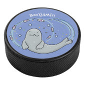 かわいいハッピーシールと魚の青い漫画イラストレーション アイスホッケーパック (3/4)