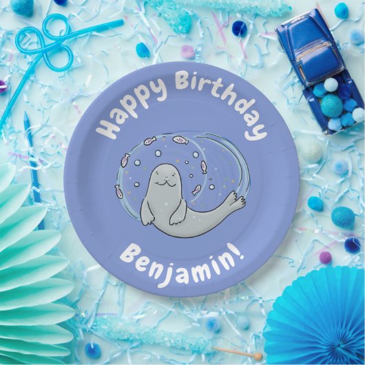 かわいいハッピーシールと魚の青い漫画イラストレーション ペーパープレート (パーティー)