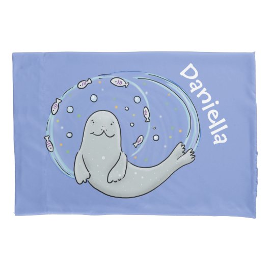 かわいいハッピーシールと魚の青い漫画イラストレーション 枕カバー (正面)