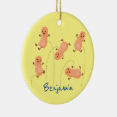 かわいいハッピージャンプ落花生の漫画イラストレーション セラミックオーナメント (右)