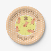 かわいいハッピージャンプ落花生の漫画イラストレーション ペーパープレート (正面)