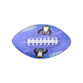 かわいいハッピージャンペンギン漫画イラストレーション アメリカンフットボール (正面)