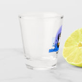 かわいいハッピージャンペンギン漫画イラストレーション ショットグラス (左)