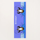 かわいいハッピージャンペンギン漫画イラストレーション ヨガマット (裏面)