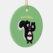 かわいいハッピースカンクアニメイラストレーション セラミックオーナメント (右)