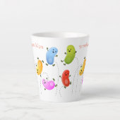 かわいいハッピーゼリービーンズ跳び漫画イラストレーション カフェラテマグ (正面)