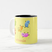 かわいいハッピーゼリービーンズ跳び漫画イラストレーション ツートーンマグカップ (正面左)