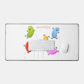 かわいいハッピーゼリービーンズ跳び漫画イラストレーション デスクマット (キーボード&マウス)