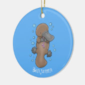 かわいいハッピーハッピーベビーのカートゥーイラストレーション セラミックオーナメント (左)