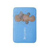 かわいいハッピーハッピーベビーのカートゥーイラストレーション バスマット (正面縦)