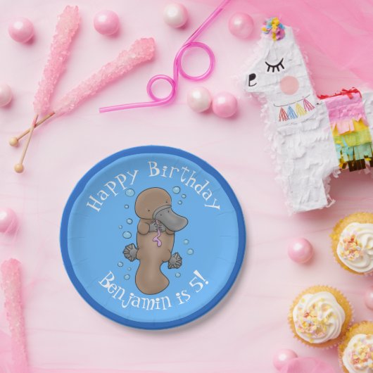 かわいいハッピーハッピーベビーのカートゥーイラストレーション ペーパープレート (パーティー)