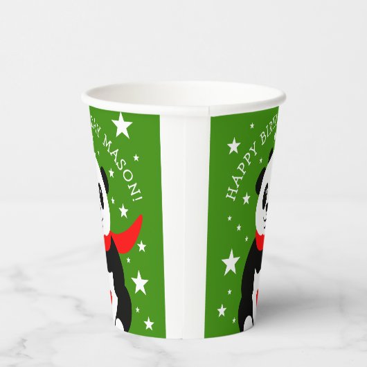 かわいいハッピーバースデーパンダとボウリングをする人、 クリケットの投手ハット&スカーフ 紙コップ (右)